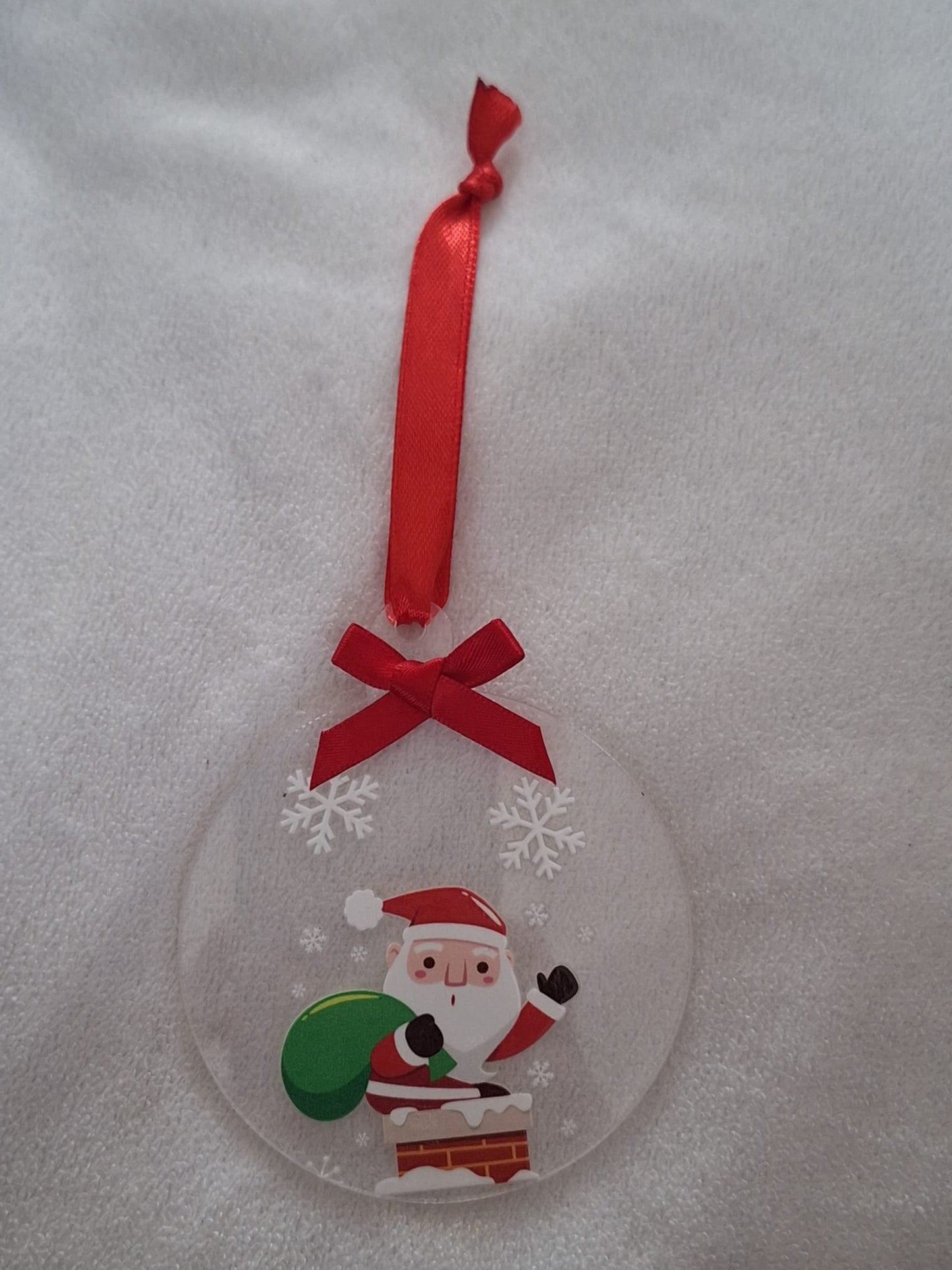 Flat acrylic bauble