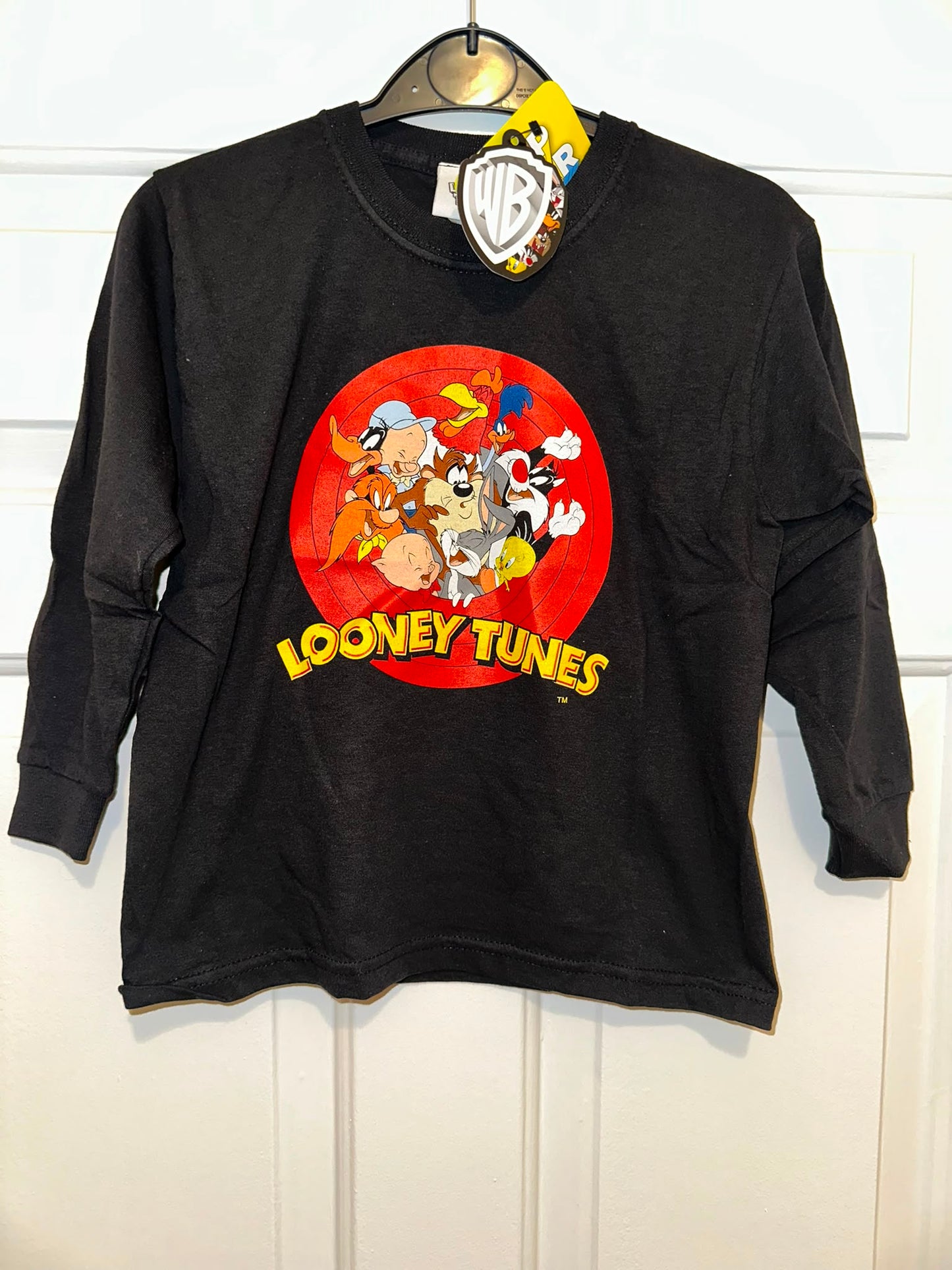 Looney tunes long sleeved top 3-4years